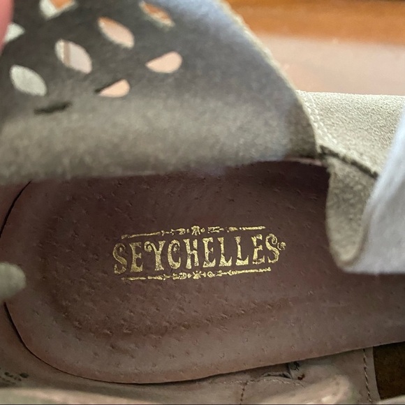 Seychelles Beige Lasercut Ankle Booties - Picture 3 of 8